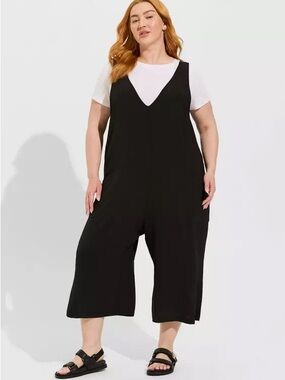 Torrid Wide Leg Crop Poly
Seersucker Jumper